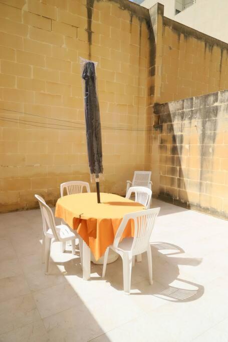Seaside Serenity - A Lovely Apartment With Views Mellieħa Kültér fotó