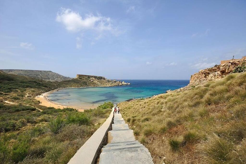 Seaside Serenity - A Lovely Apartment With Views Mellieħa Kültér fotó